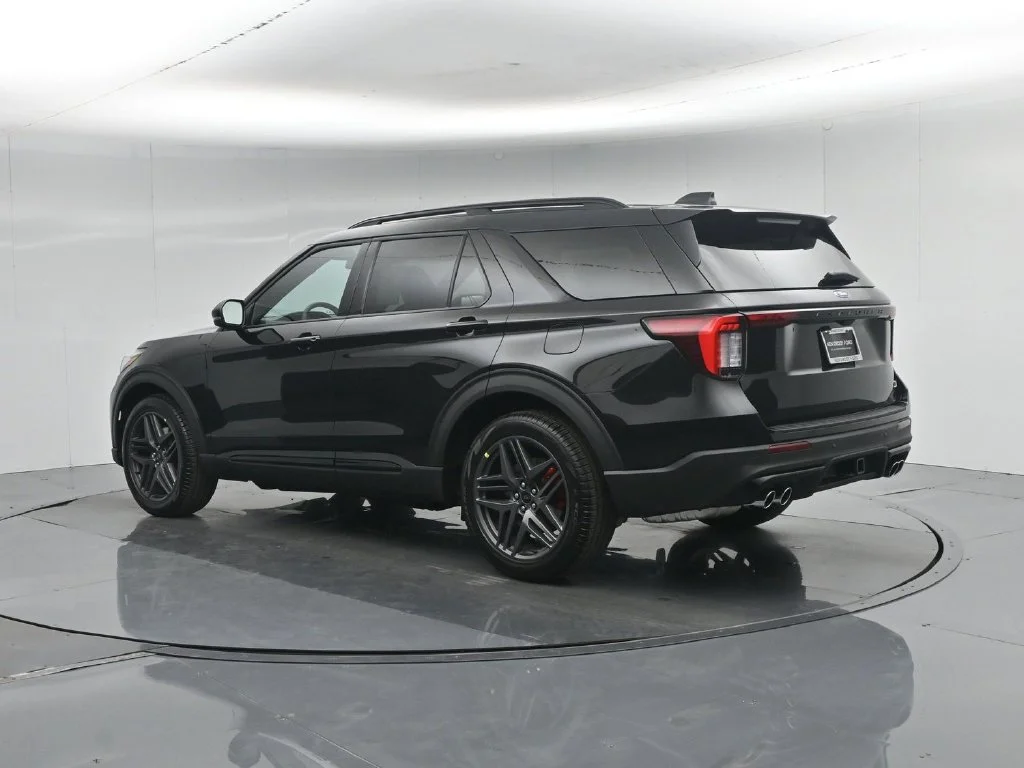 New 2026 Agate Black Metallic Ford ST image 6