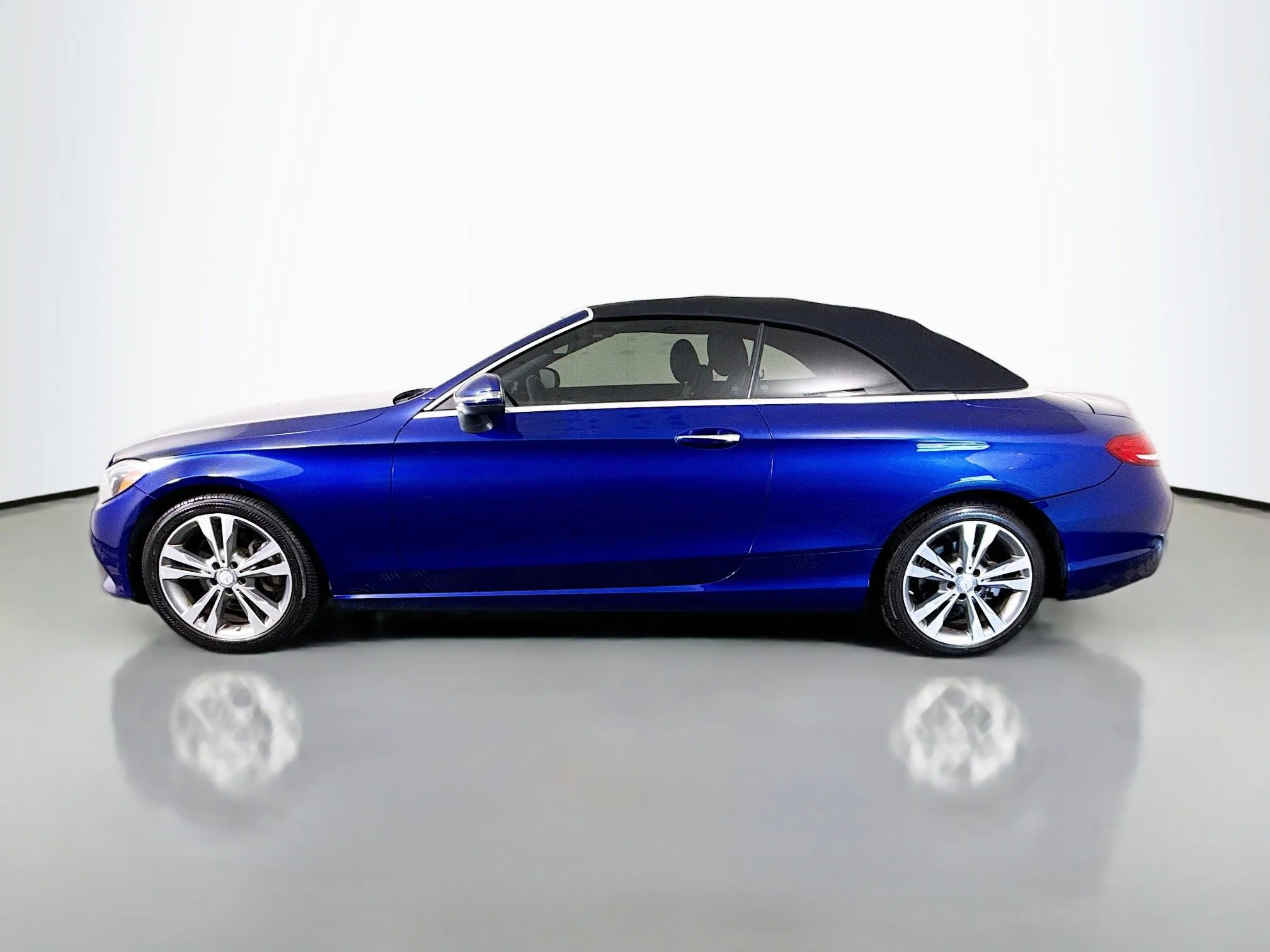 Used 2017 Brilliant Blue Metallic Mercedes-Benz C 300 image 4