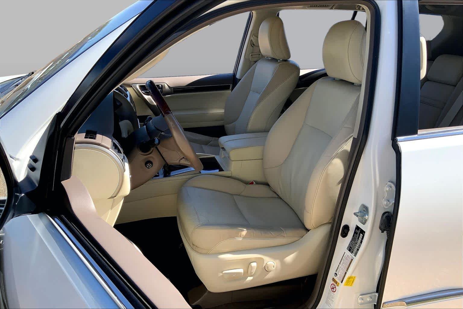 Used 2015 Starfire Pearl Lexus  image 8