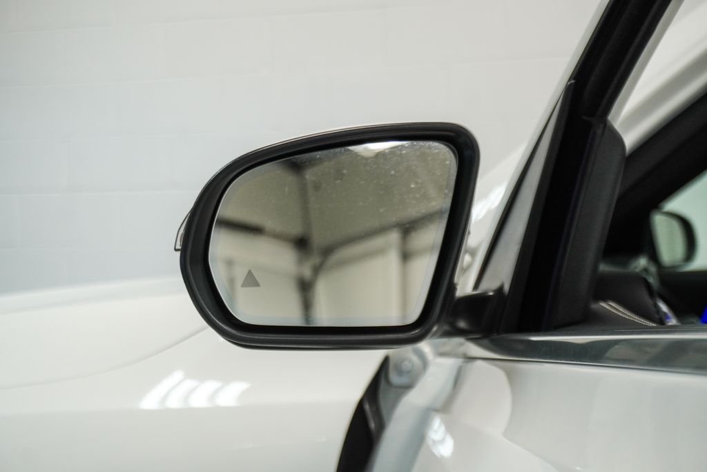 Used 2025 White Mercedes-Benz GLB 250 image 37