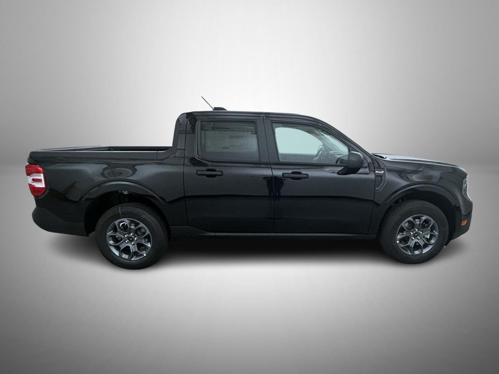 New 2026 Shadow Black Ford XLT image 4