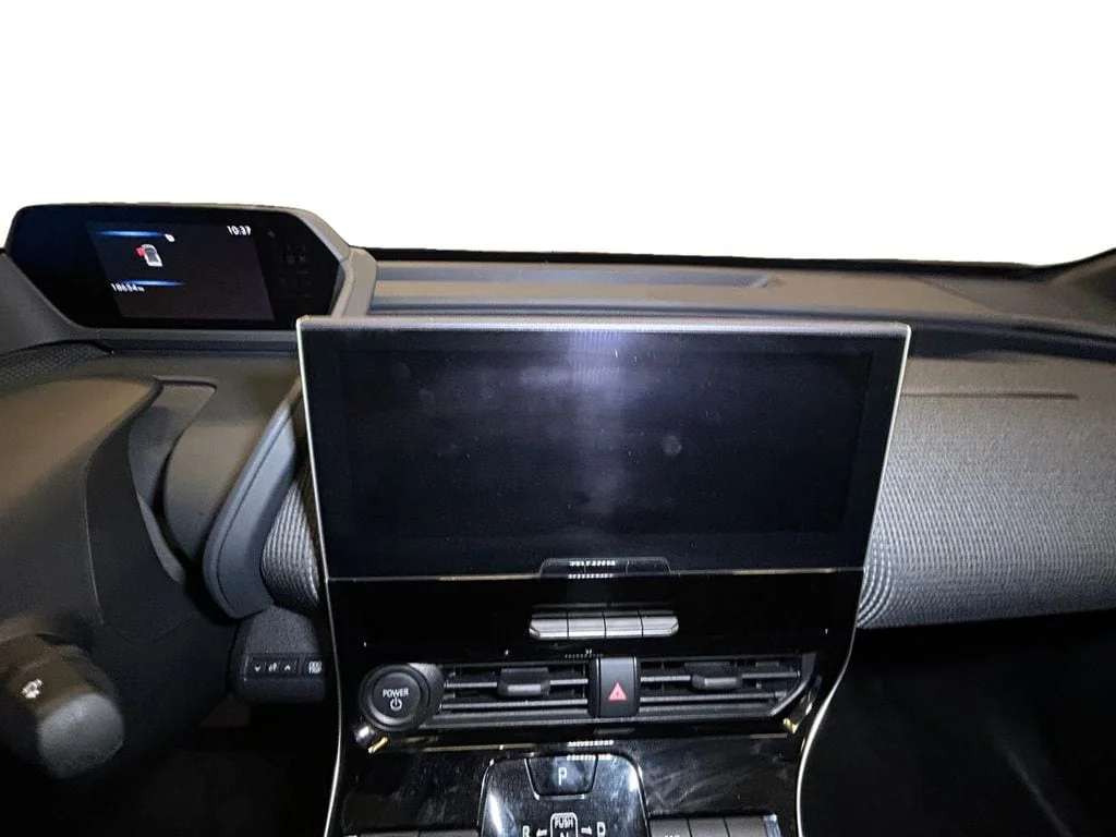 Used 2024 Pearl Toyota XLE image 10