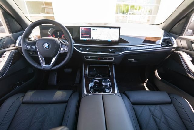 New 2026 Tanzanite Blue II Metallic BMW xDrive50e image 13