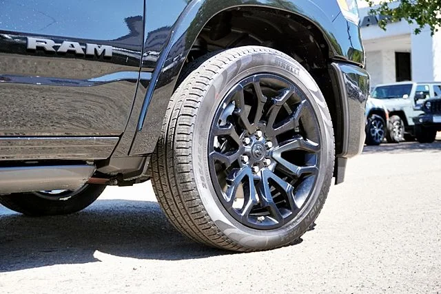 New 2026 Diamond Black Crystal Pearl-Coat Exterior Paint RAM Limited image 9