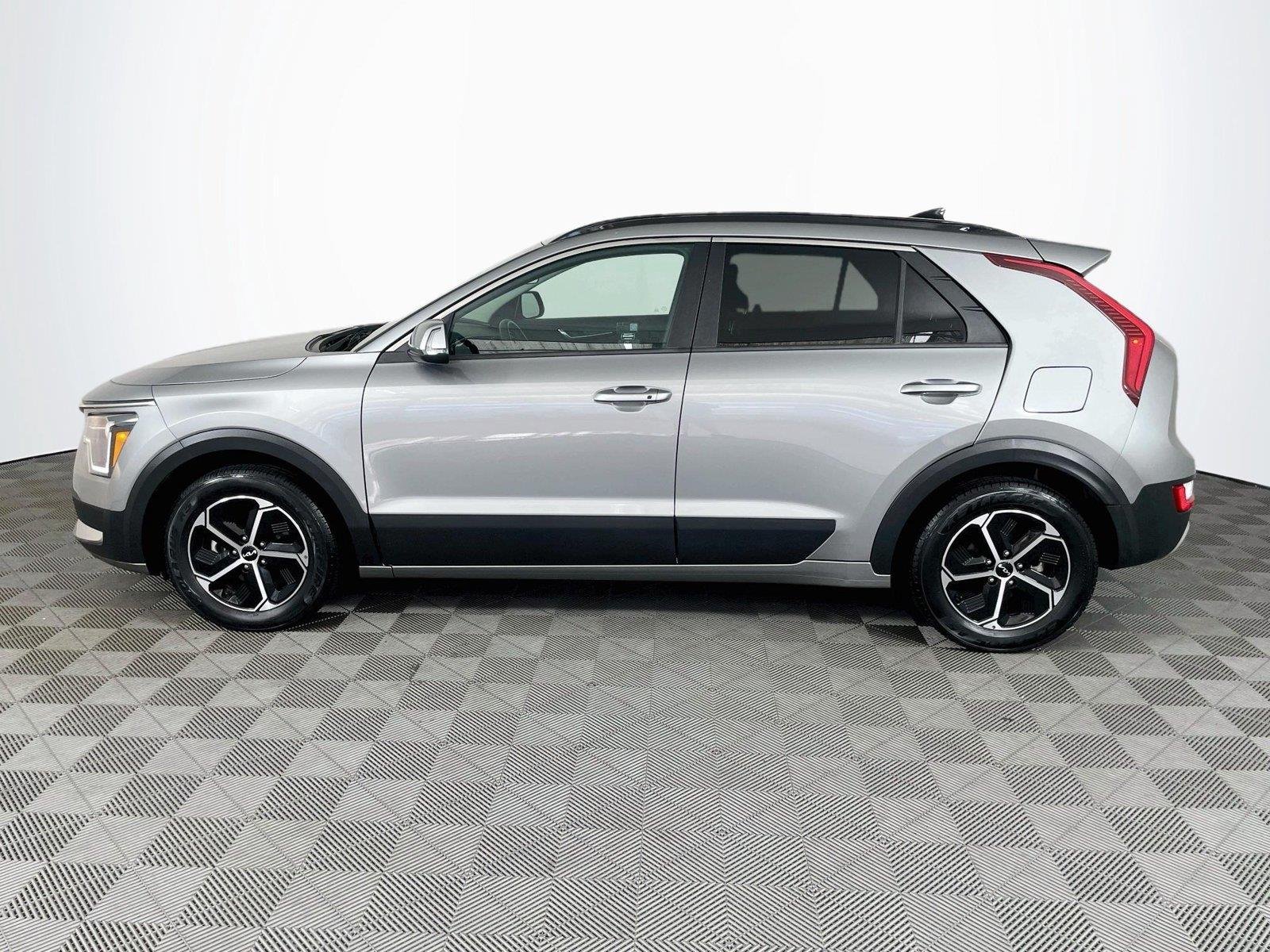 Used 2024 Steel Gray Kia EX image 4