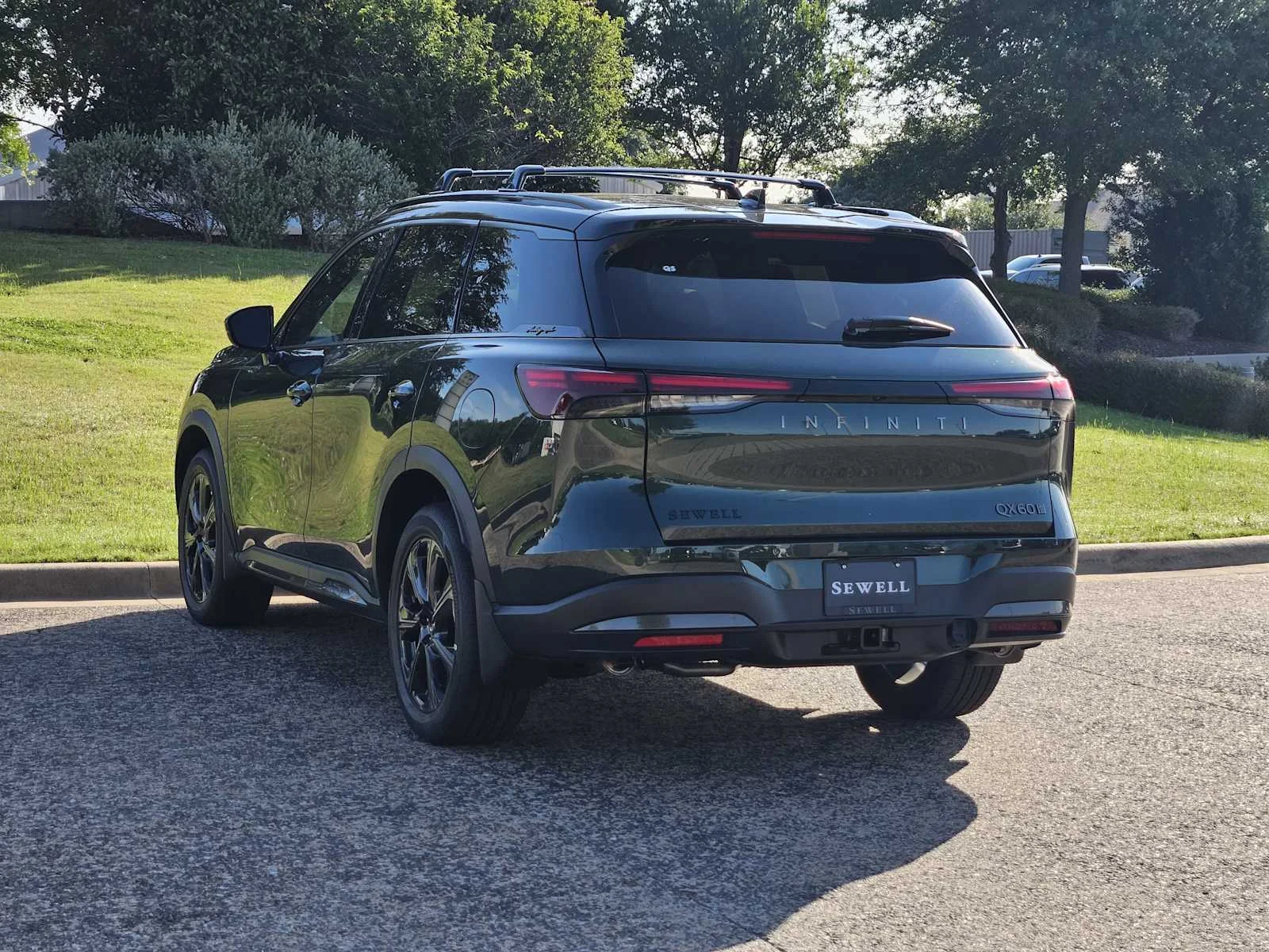 New 2027 2T DEEP EMRLD INFINITI Autograph AWD image 3