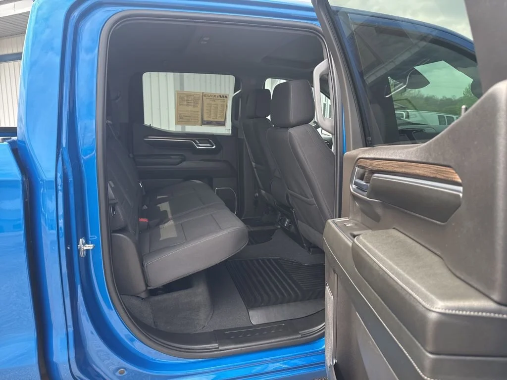 Used 2023 Glacier Blue Metallic Chevrolet LT image 18