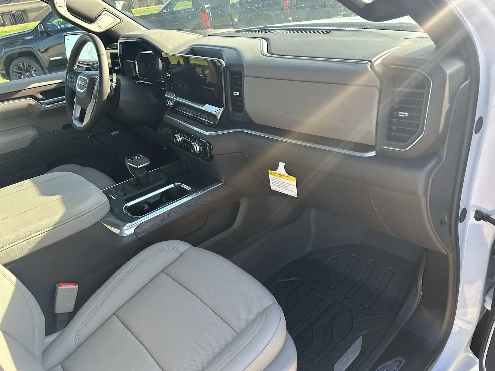2026 GMC Sierra 1500 SLT - Photo 30
