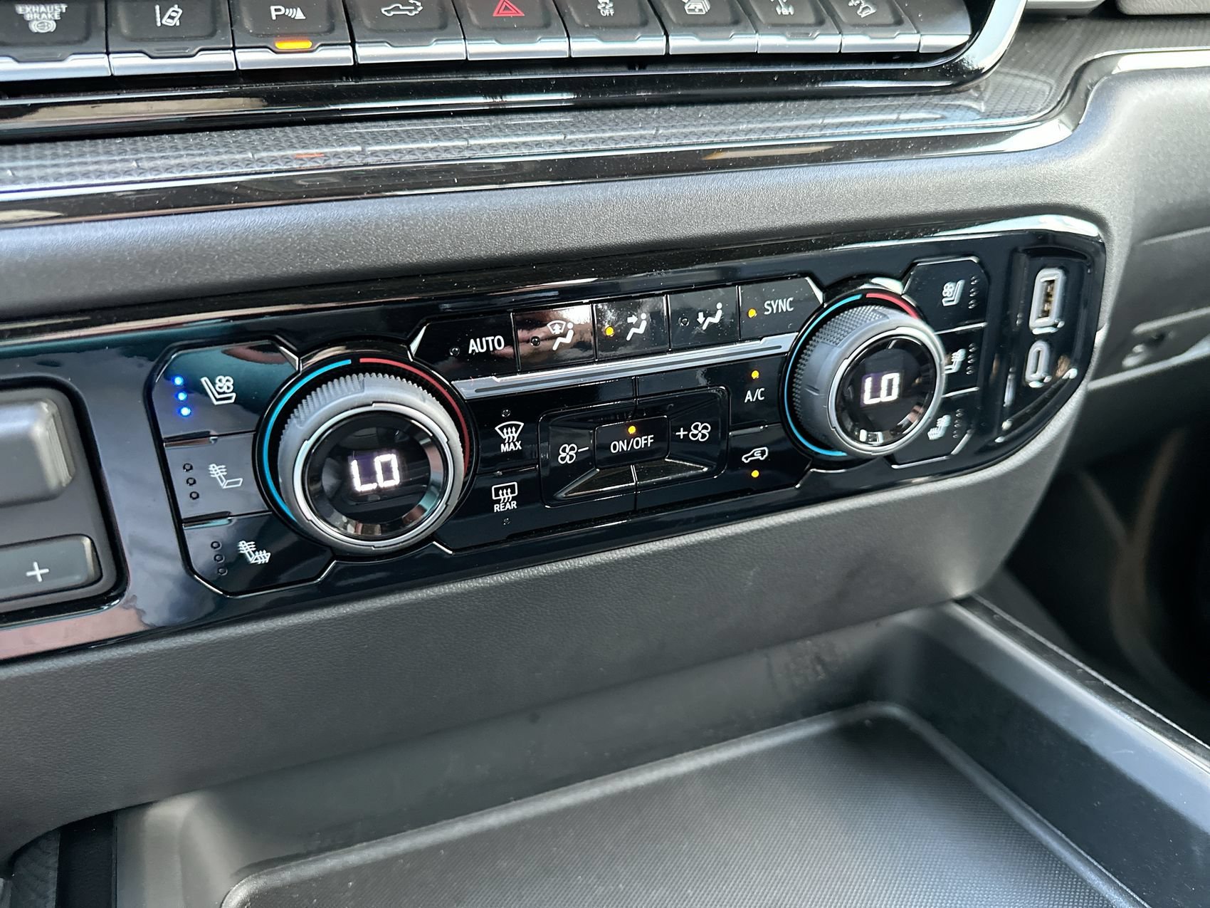 Used 2025 Summit White Chevrolet ZR2 image 19