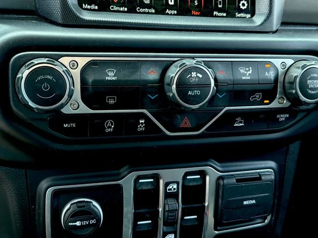 Used 2023 Silver Jeep Sport S image 15