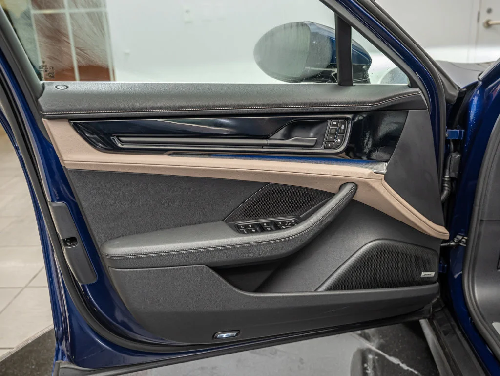 Used 2025 Gentian Blue Metallic Porsche  image 24