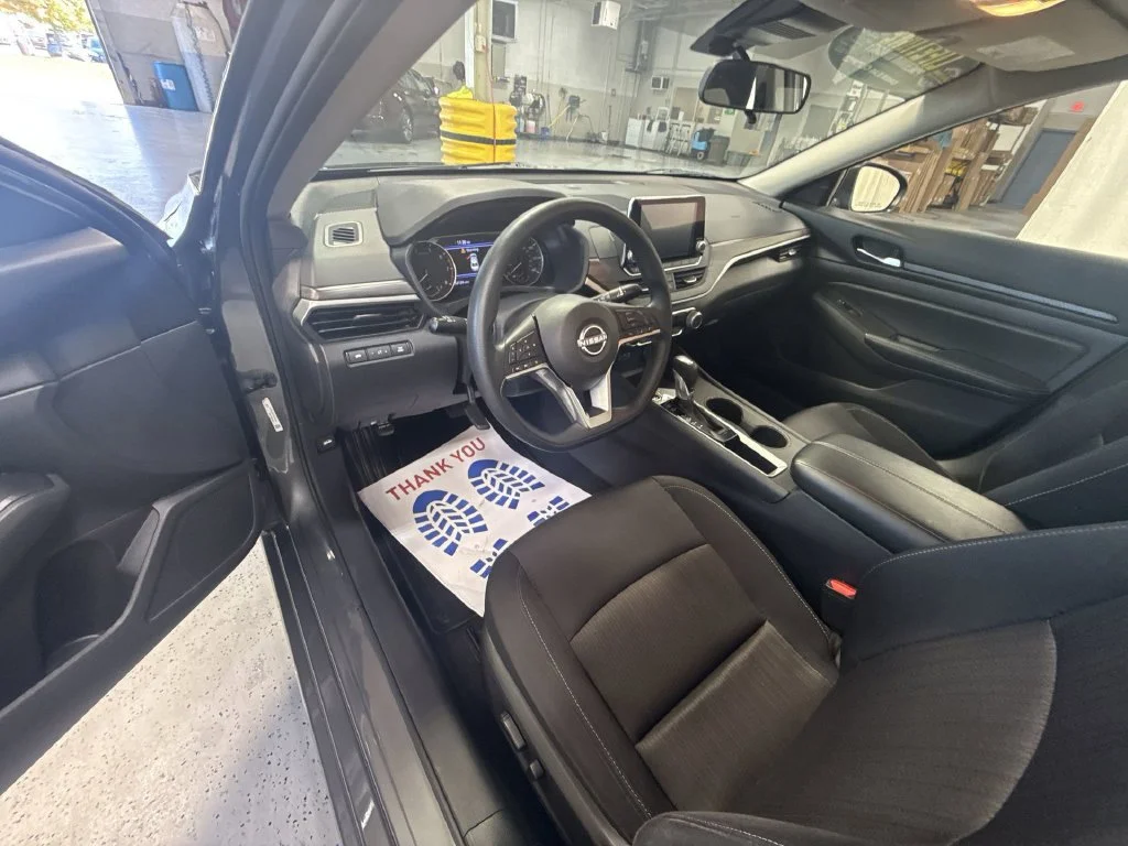 Certified Used 2025 Gun Metallic Nissan SV image 13