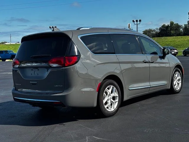 2020 Chrysler Pacifica Limited - Photo 7