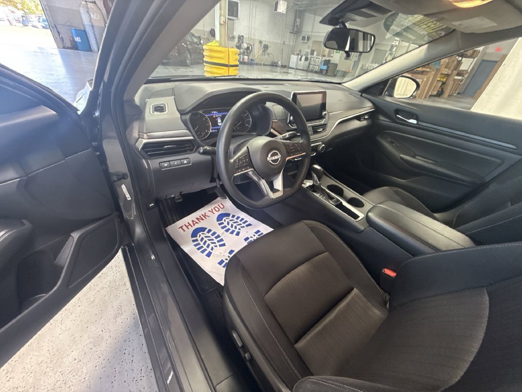 2025 Nissan Altima SV - Photo 13