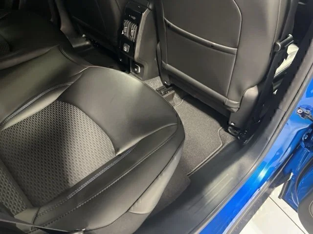 New 2026 Hydro Blue Pearlcoat Jeep Latitude image 22