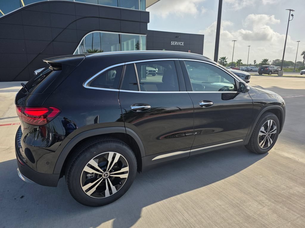 New 2026 Night Black Mercedes-Benz GLA 250 image 33