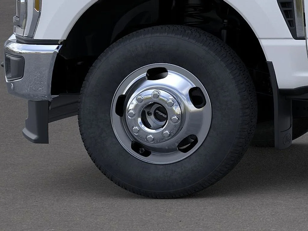 New 2026 Star White Metallic Tri-Coat Ford F-350® Lariat® image 19