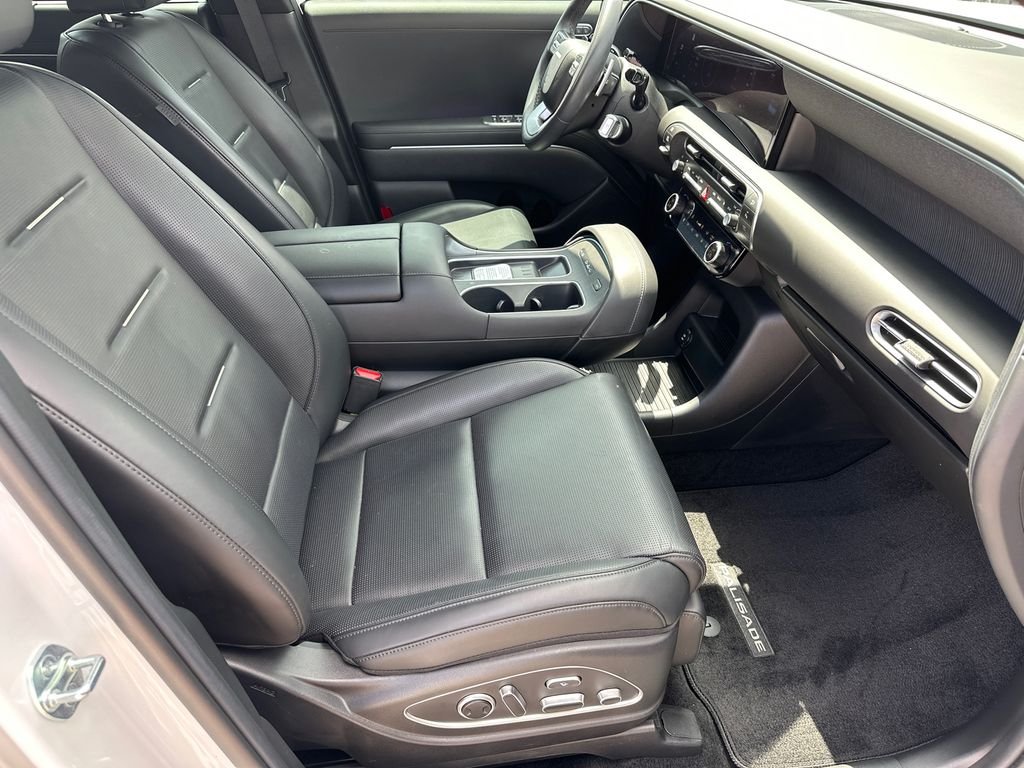 Used 2026 White Hyundai Calligraphy image 13