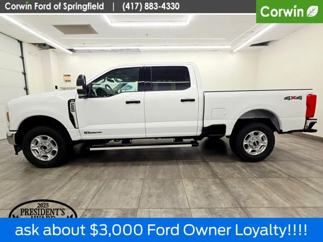 New 2026 Oxford White Ford F-250® XLT image 2