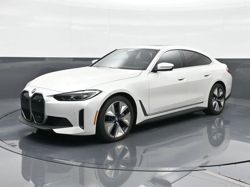 2023 BMW i4 eDrive40's photo