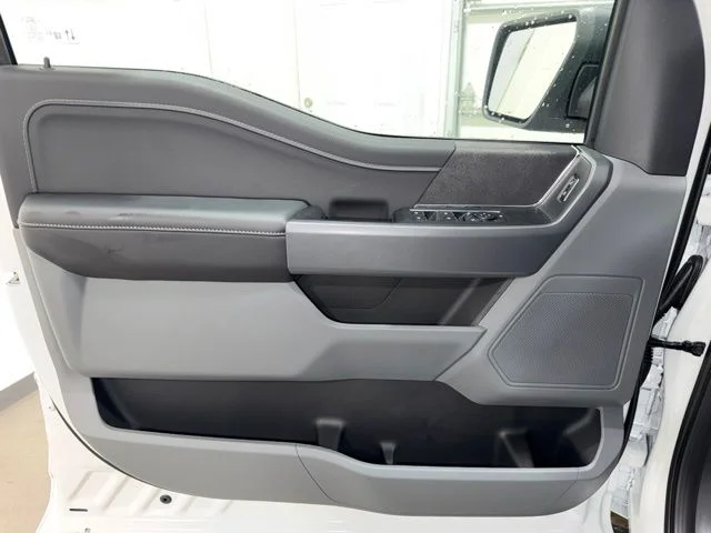 New 2026 Oxford White Ford XLT image 10