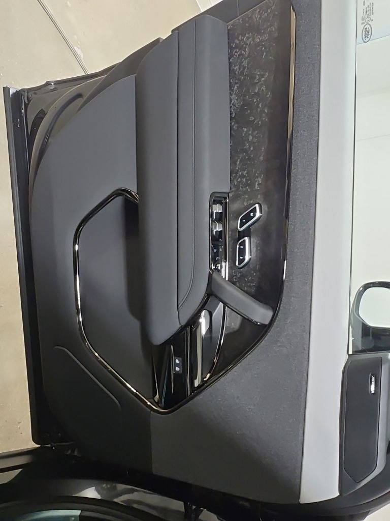 New 2026 Carpathian Grey Land Rover Dynamic SE image 20