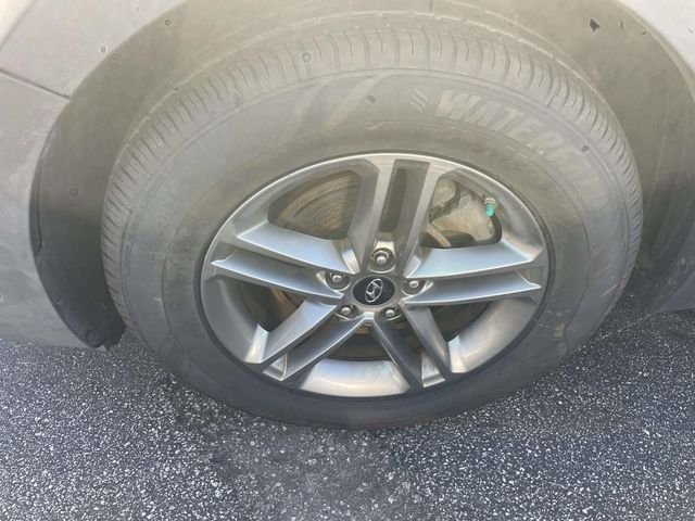 Used 2018 Silver Hyundai 2.4 Base image 13