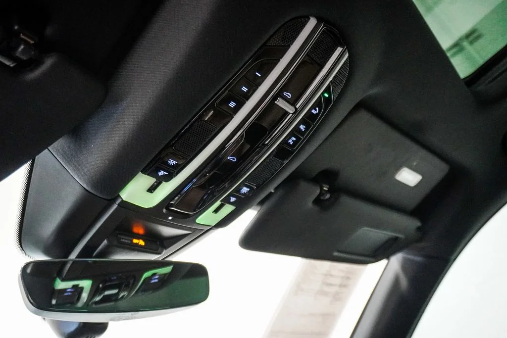 Used 2023 White Porsche Base image 28