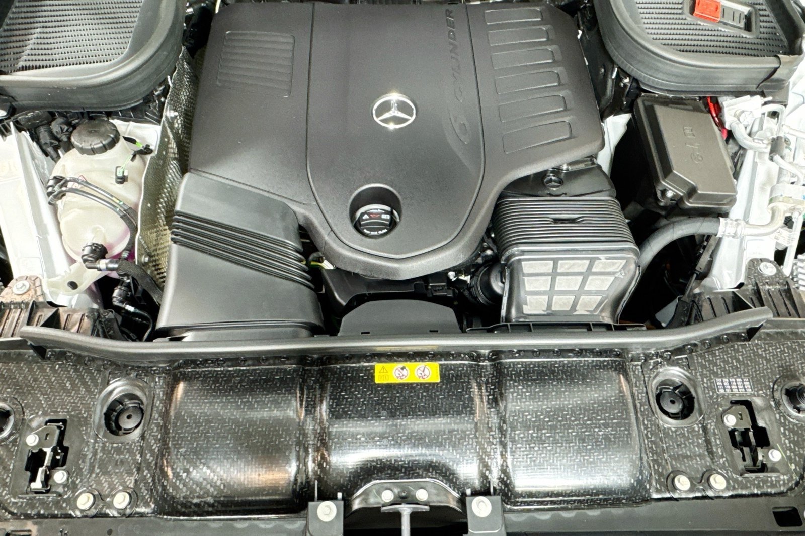 New 2026 MANUFAKTUR Moonlight White Metallic Mercedes-Benz GLS 450 image 29