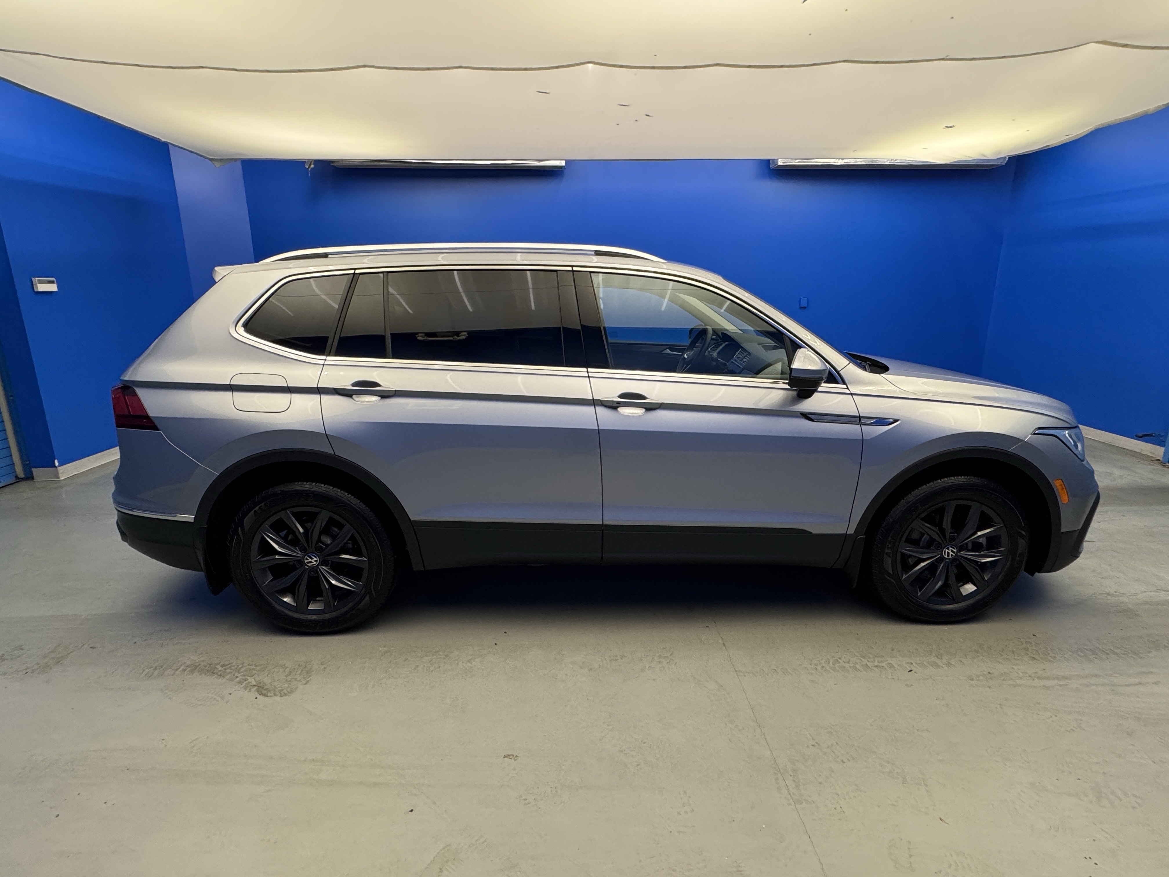 2024 Volkswagen Tiguan SE Wolfsburg Edition photo 2