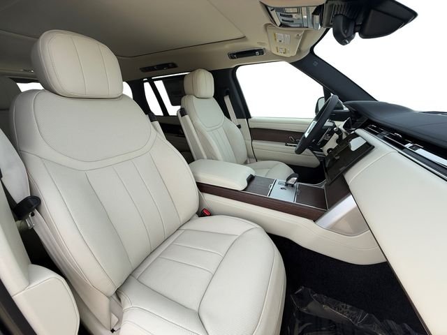 New 2026 Santorini Black Land Rover SE image 16