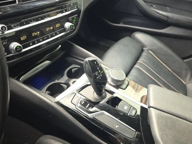 Used 2019 Black BMW 530i image 31