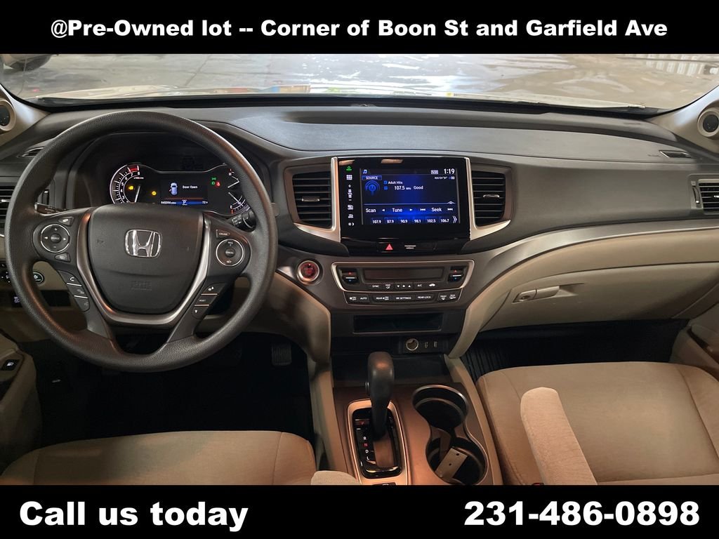 Used 2016  Honda EX image 17