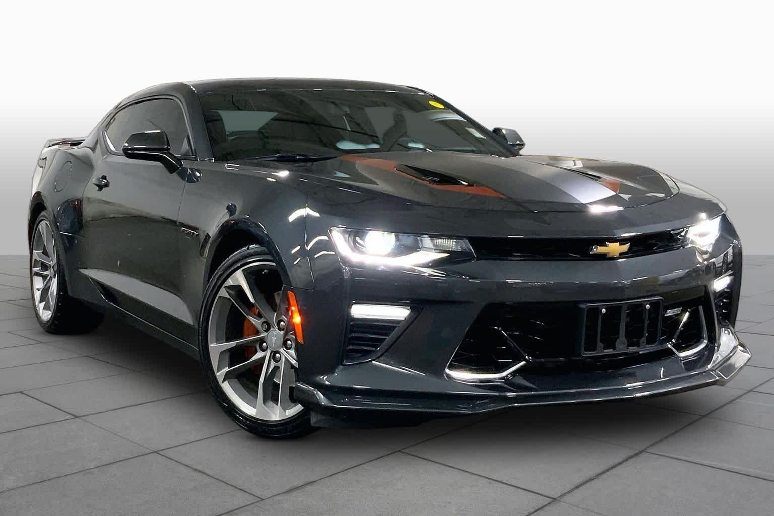 Used 2017 Nightfall Gray Metallic Chevrolet 2SS image 3