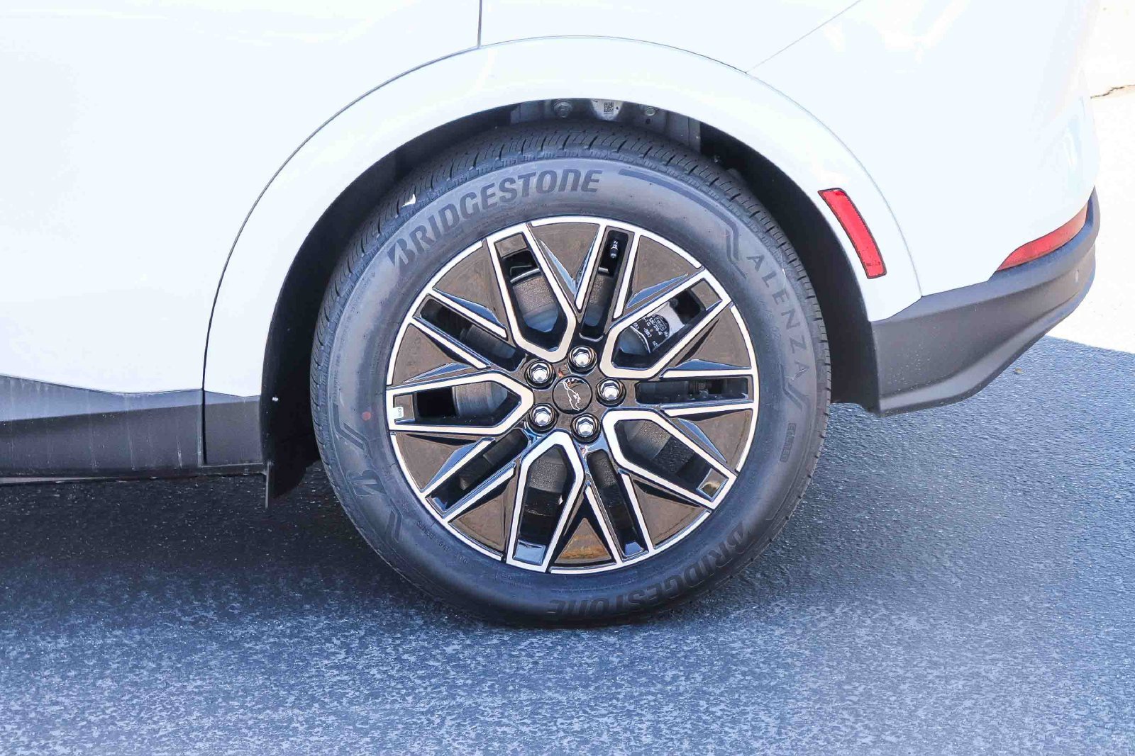 New 2026 Star White Metallic Tri-coat Ford Premium image 9