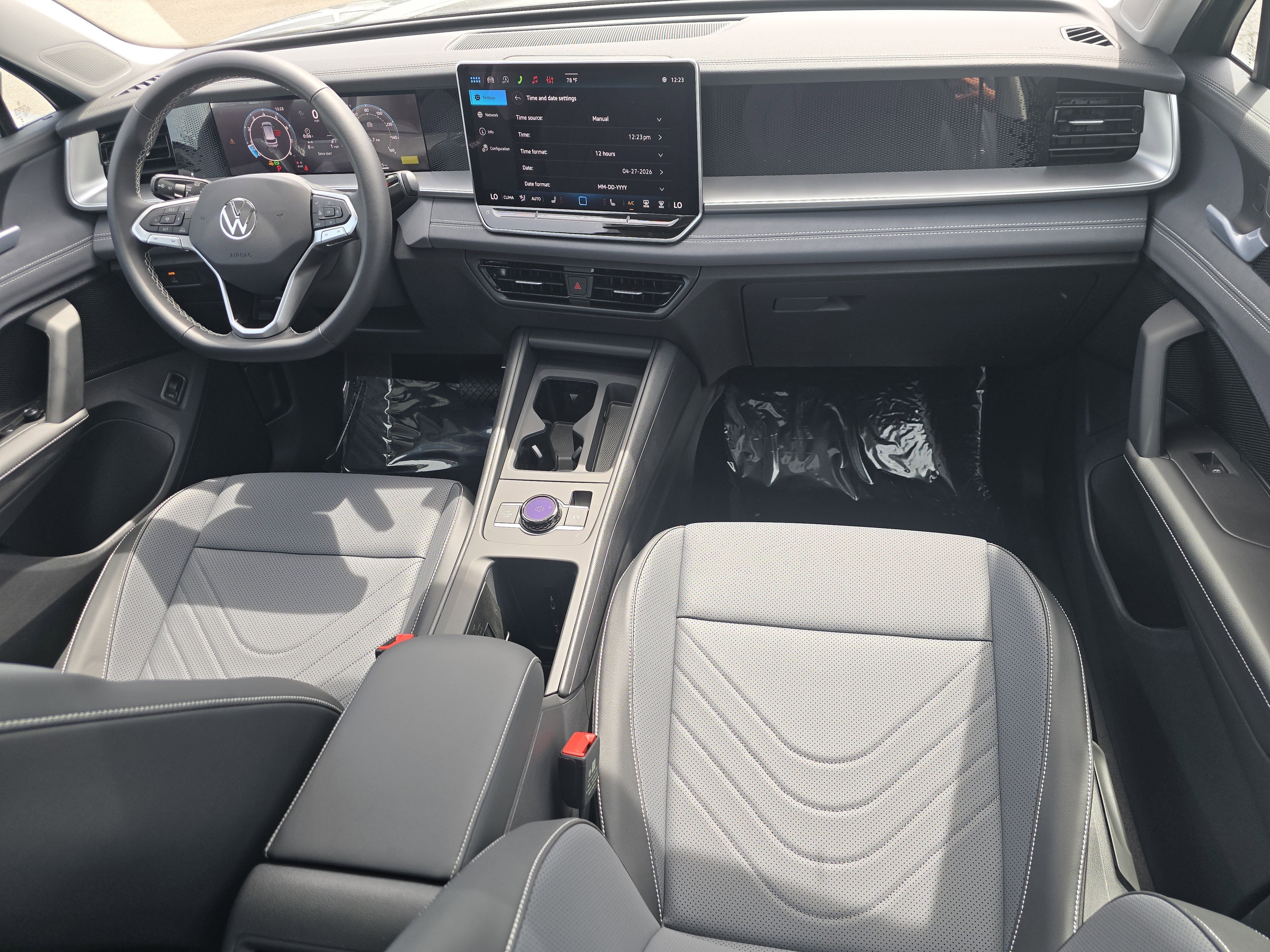 New 2026 Platinum Gray Metallic Volkswagen SE image 19