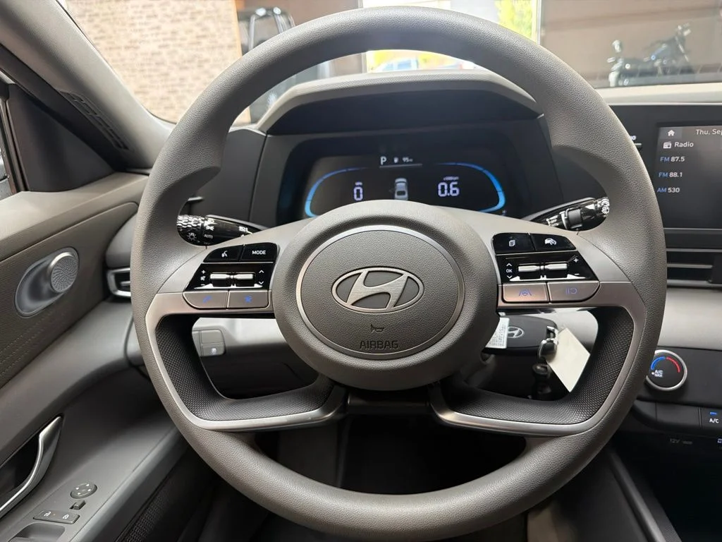 New 2026 Serenity White Hyundai SE image 18