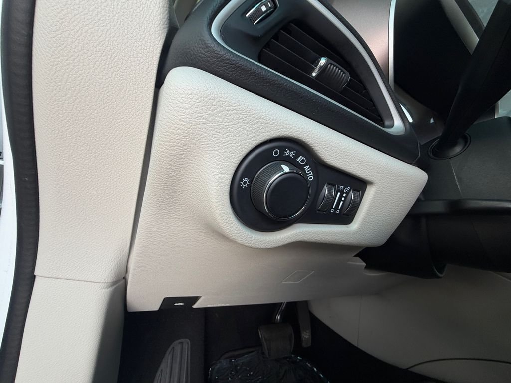 Used 2023 White Chrysler LX image 23