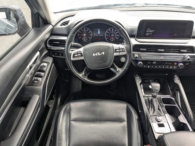 Used 2022 Silver Kia S image 15
