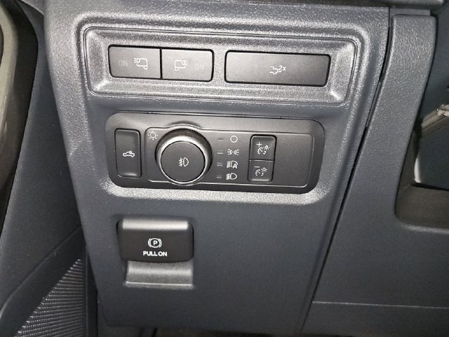 Used 2022 White Ford XLT image 36