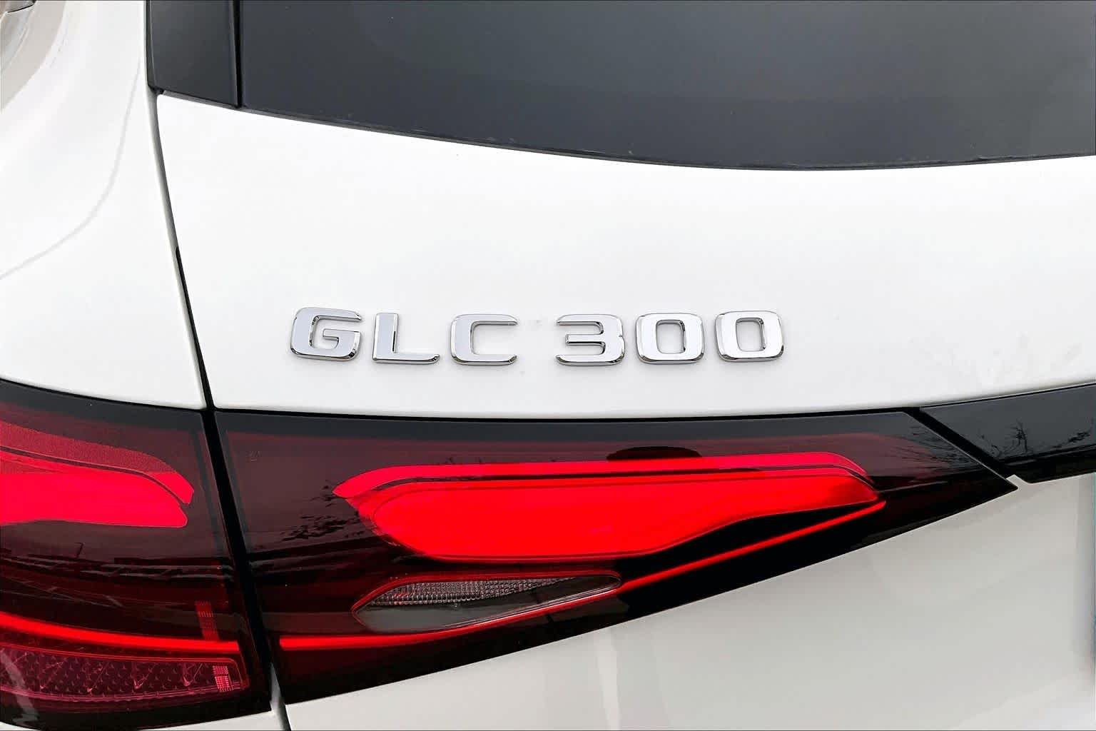 New 2026 Polar White Mercedes-Benz GLC 300 image 15