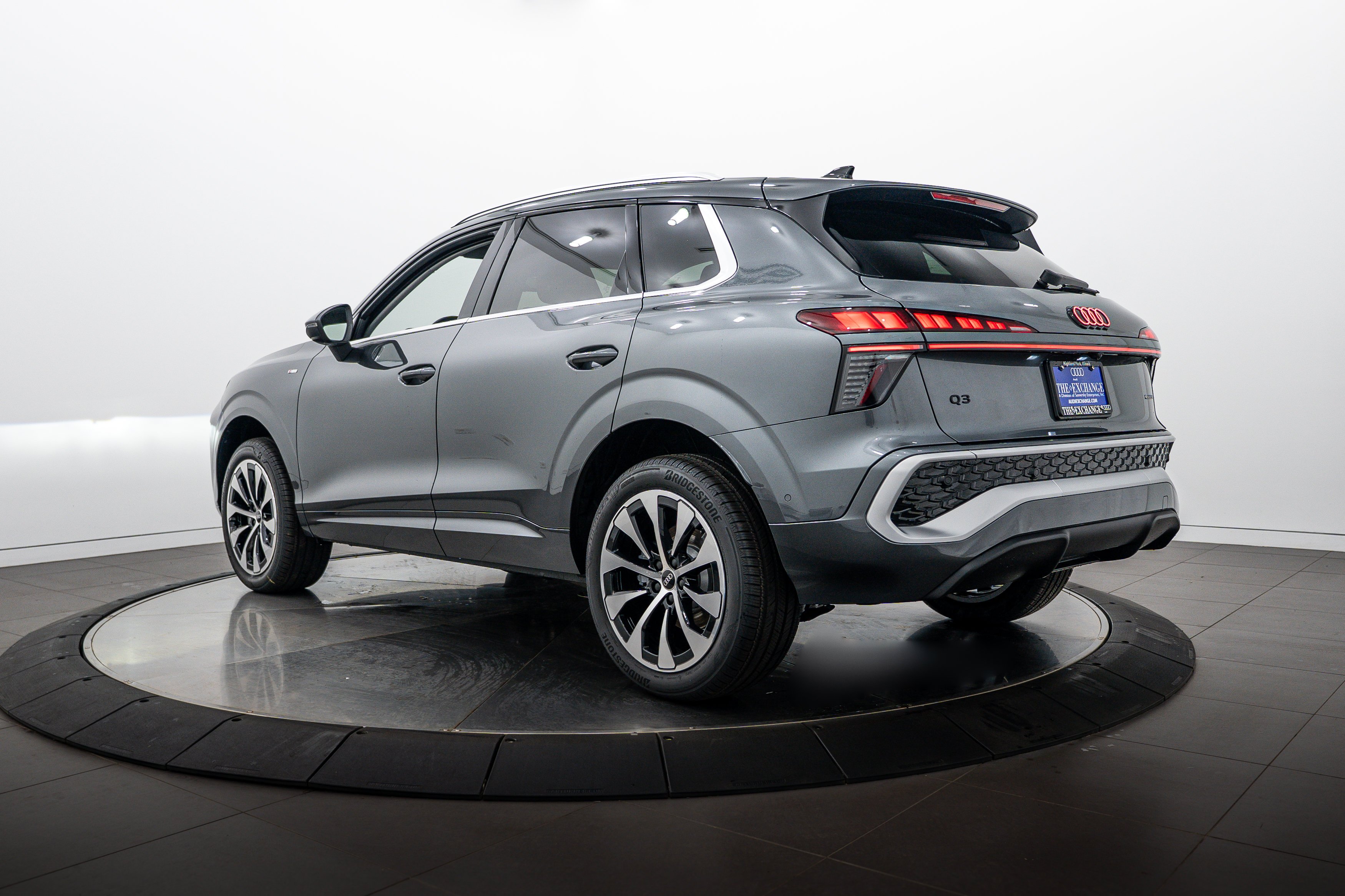 New 2026 Daytona Gray Audi S line image 5