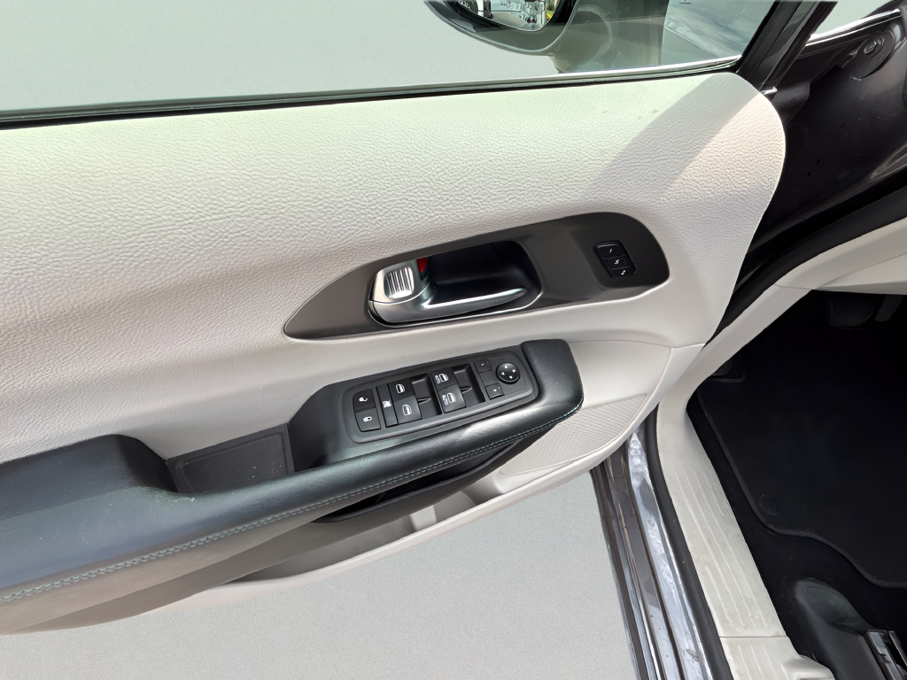 Used 2021 Gray Chrysler Touring L image 24