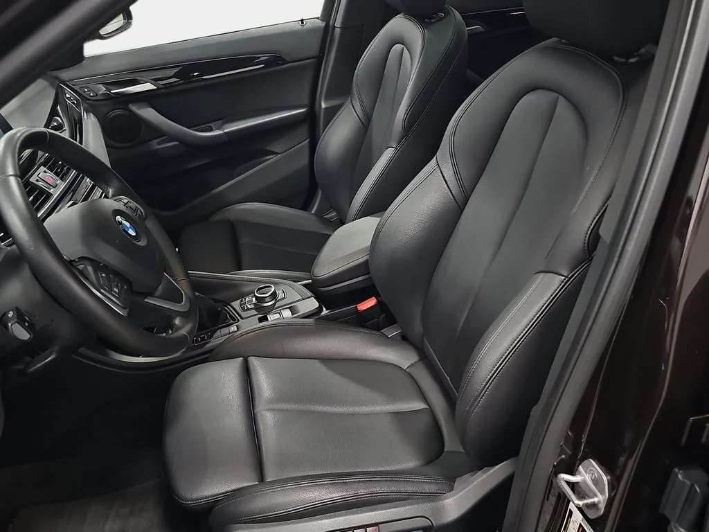 Used 2018 Brown BMW xDrive28i image 17