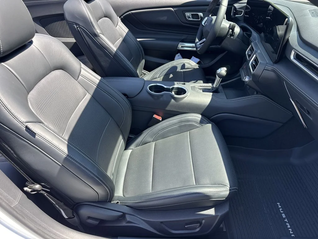 2025 Ford Mustang EcoBoost Premium Convertible - Photo 13