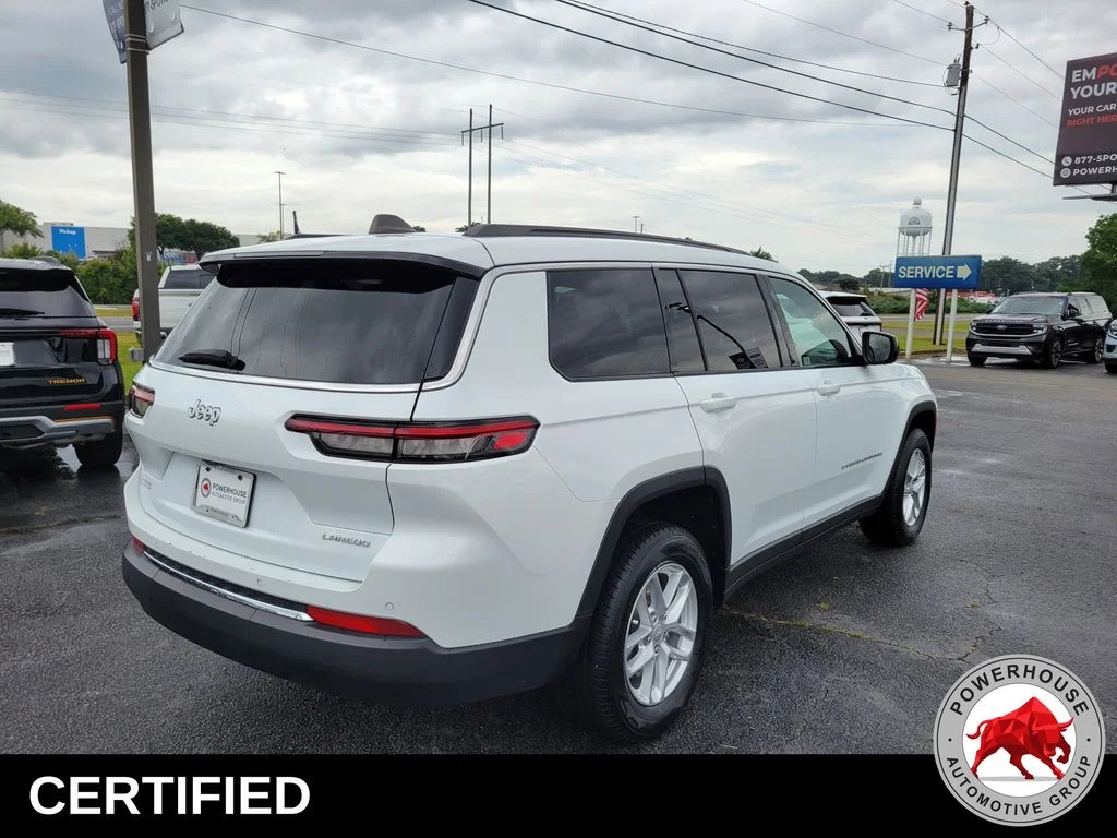 Used 2024 White Jeep Laredo image 5