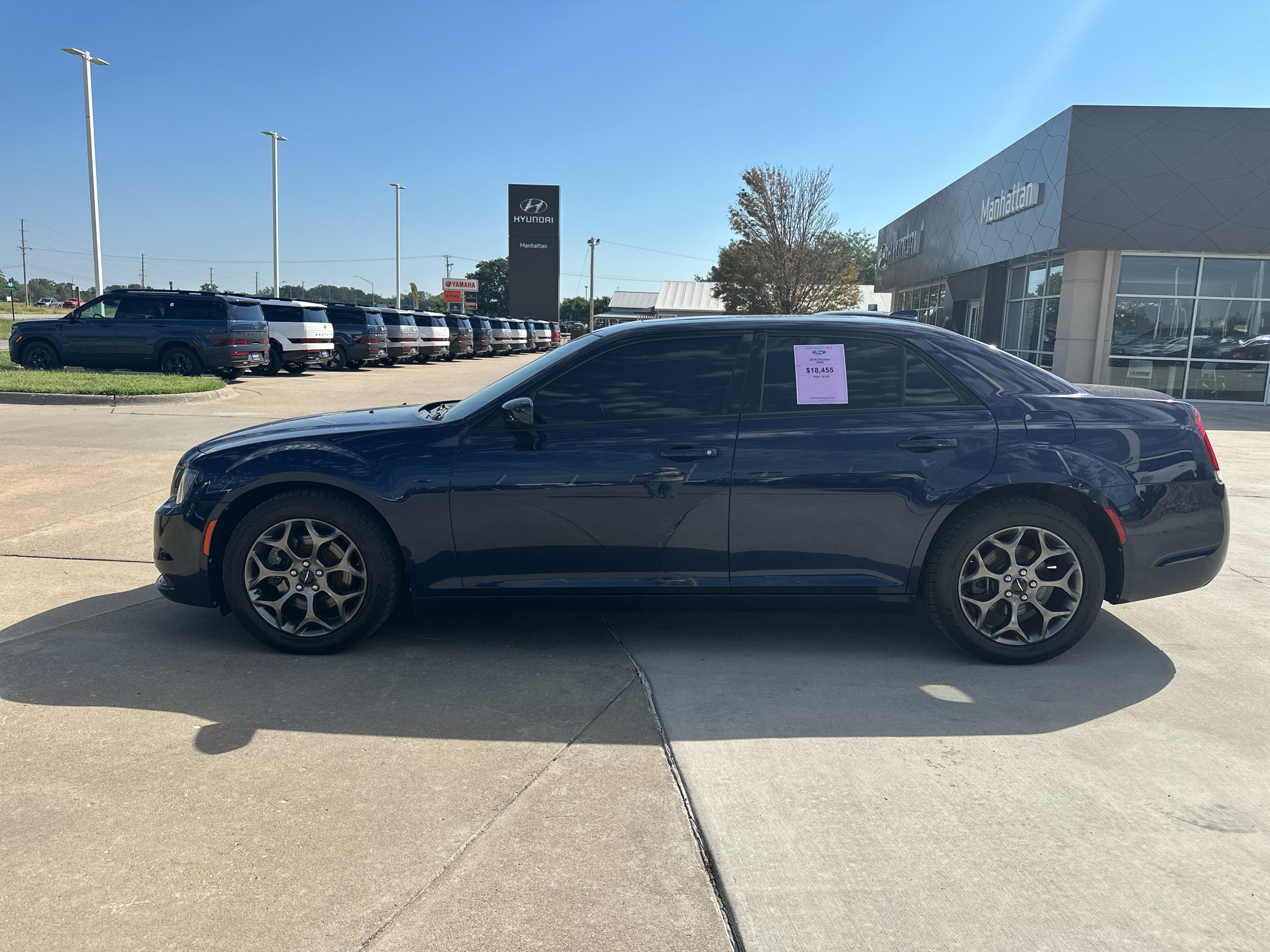 Used 2016 Jazz Blue Pearlcoat Chrysler Base image 9