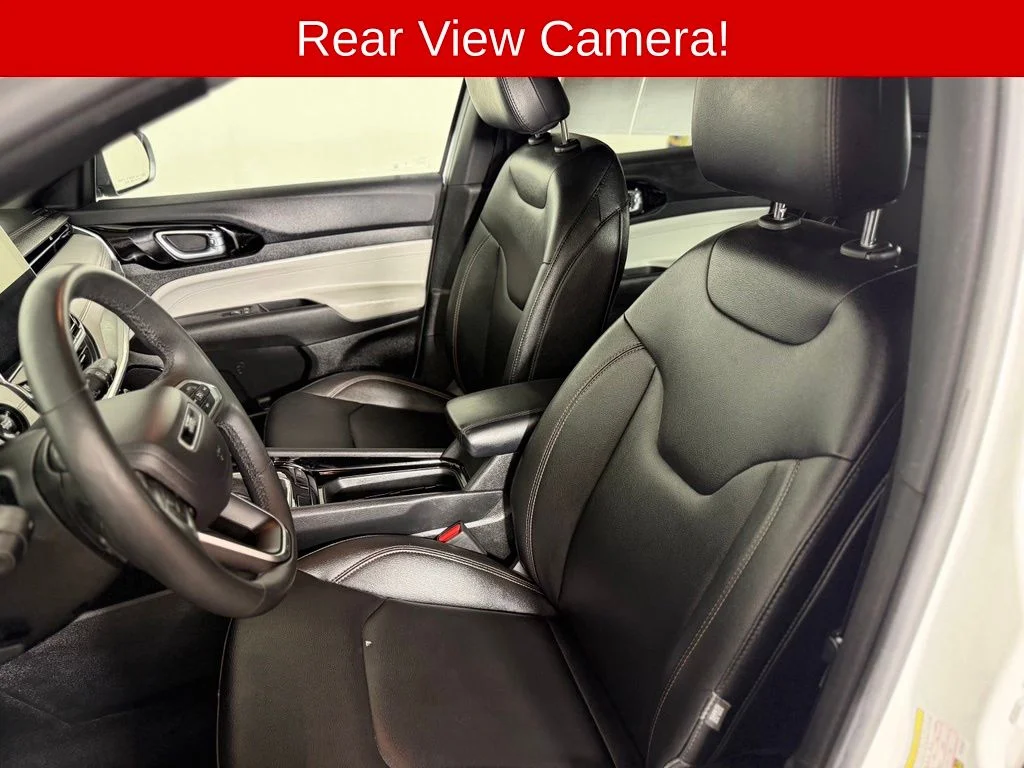 Used 2024 White Jeep Limited image 9