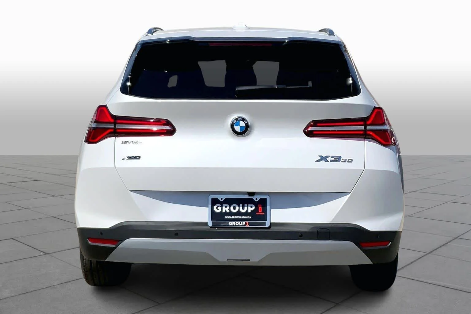 New 2026 Mineral White Metallic BMW 30 xDrive image 4