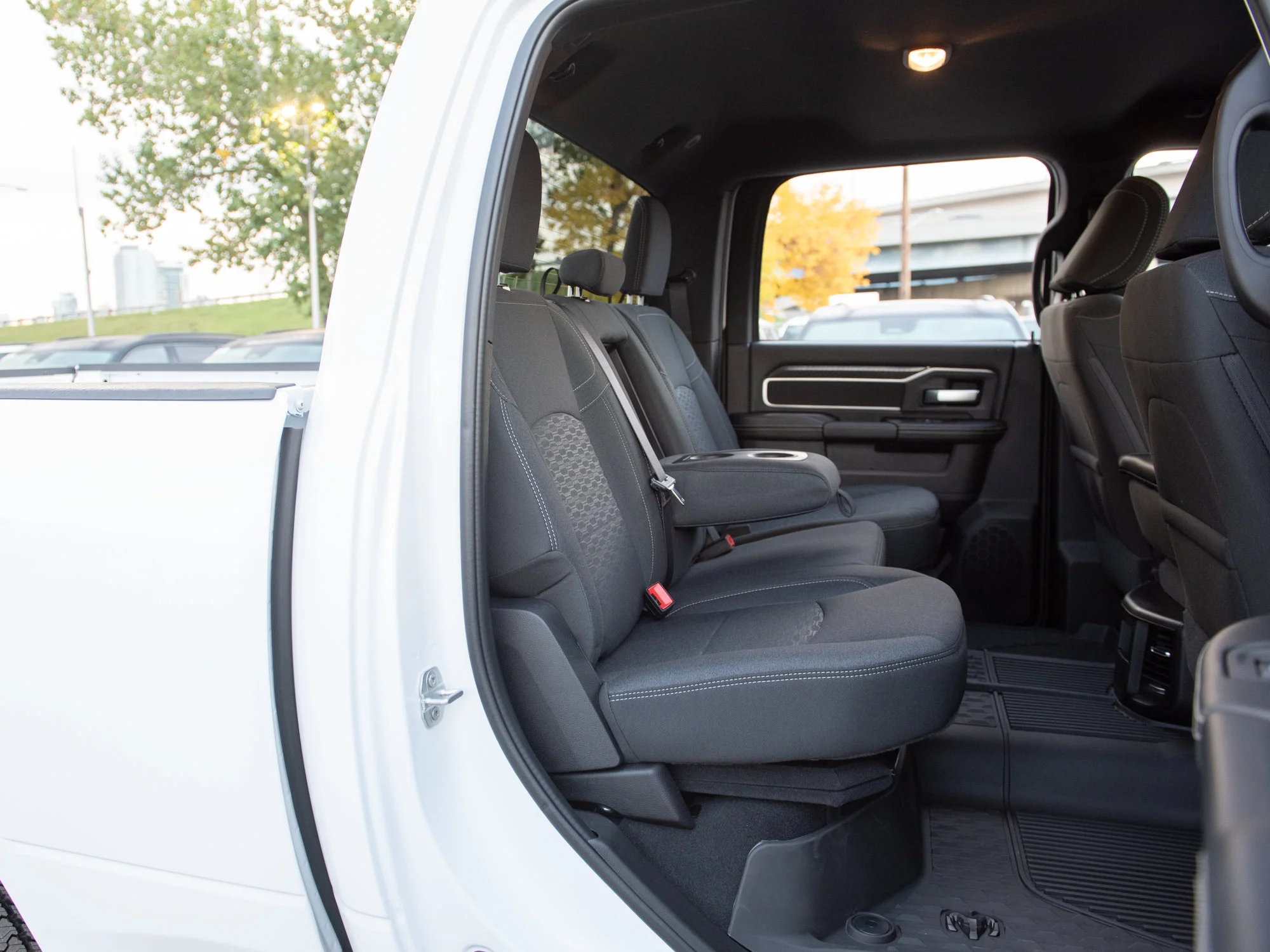 New 2027 White RAM Big Horn* Crew Cab 4x4, Level 1 Equip Group, Remote Start, 6.4L HEMI V8 image 23